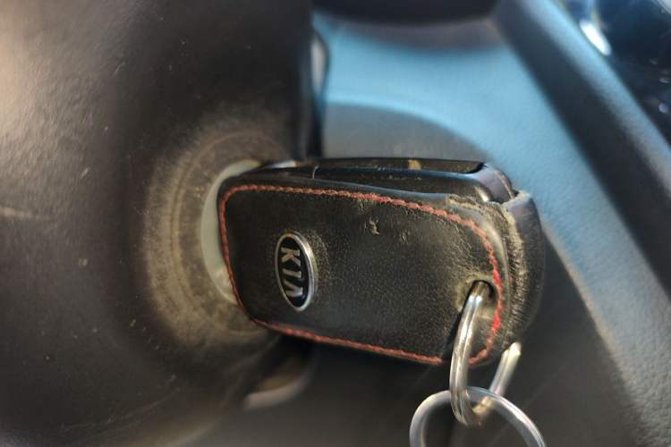 Used Kia K2 2011 Sedan 1.4L Manual Transmission GLS Vehicle Key