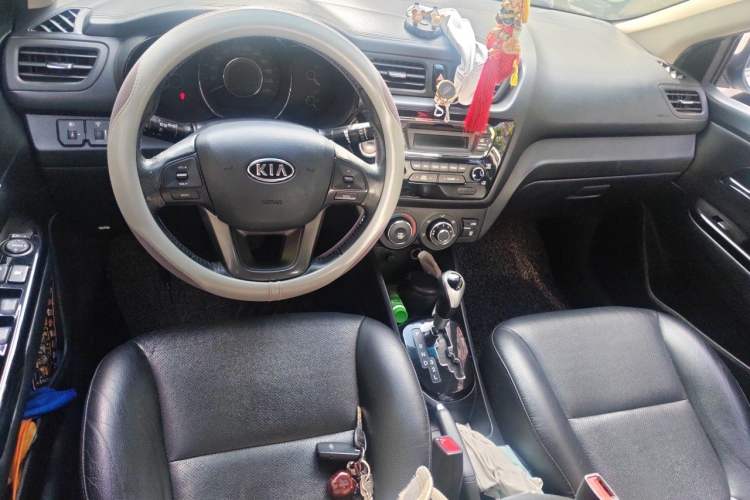 Used Kia K2 2011 Sedan 1.6L Automatic Transmission Premium Center Console