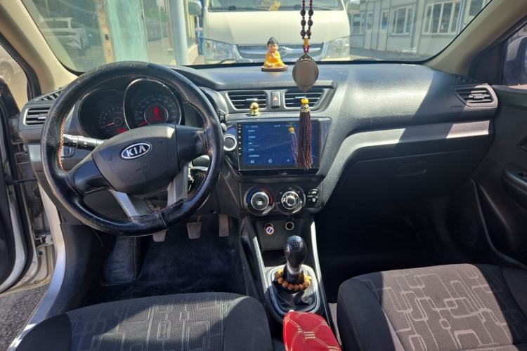 Used Kia K2 2011 Sedan 1.4L MT TOP Center Console