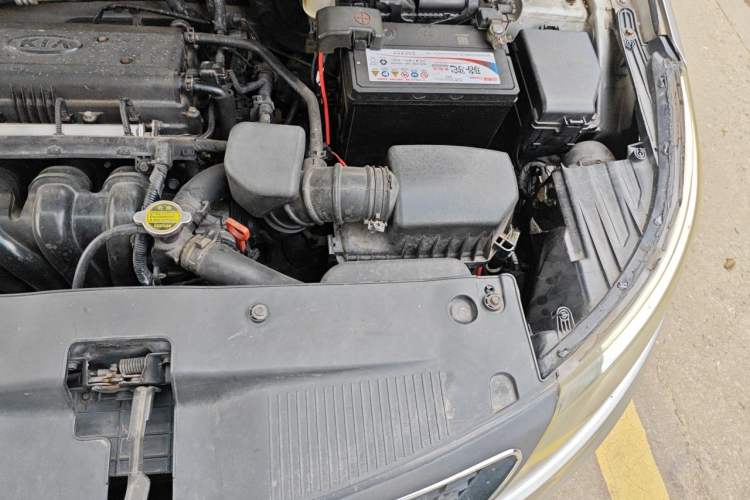 Used Kia K2 2011 Sedan 1.6L Automatic Transmission Premium Engine Bay Left