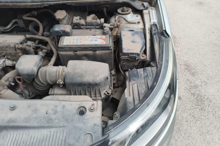 Used Kia K2 2011 Sedan 1.4L Automatic GLS Engine Bay Left