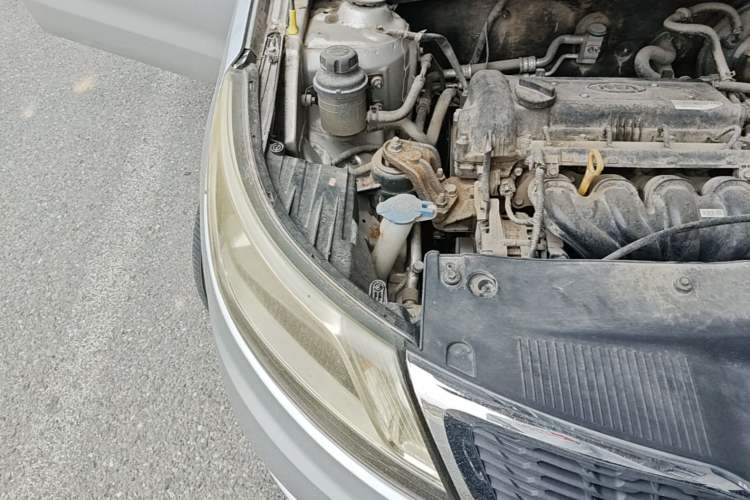 Used Kia K2 2011 Sedan 1.4L Automatic GLS Engine Bay Right