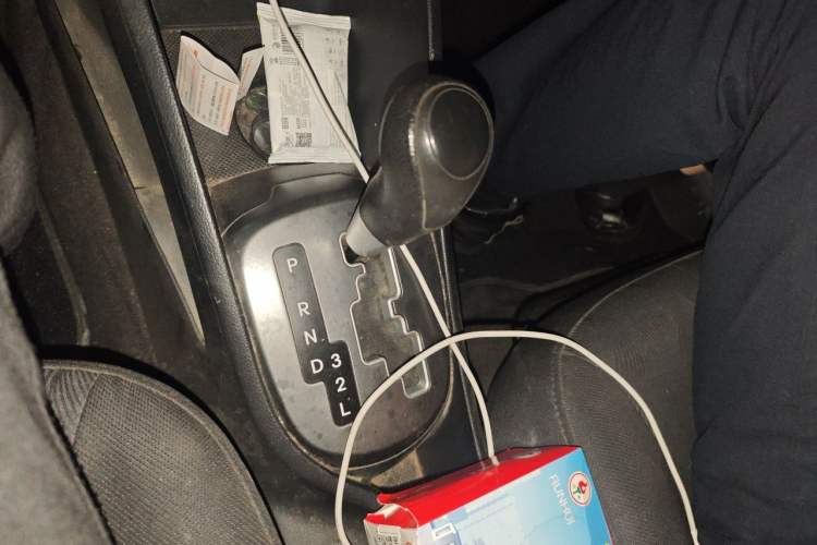 Used Kia K2 2011 Sedan 1.4L Automatic GLS Gear Lever