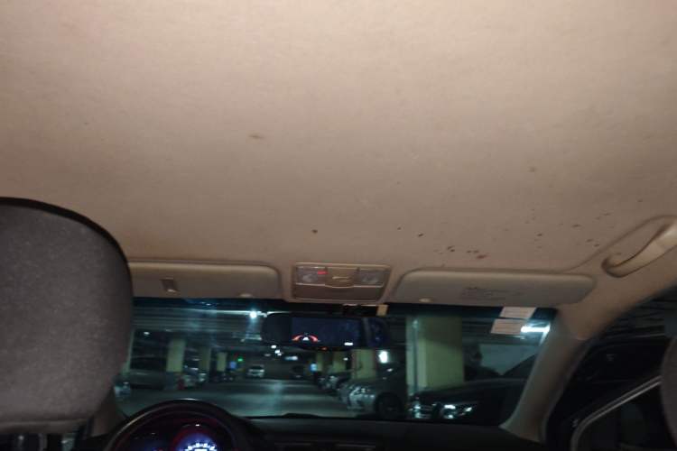 Used Kia K2 2011 Sedan 1.4L Automatic GLS Headliner