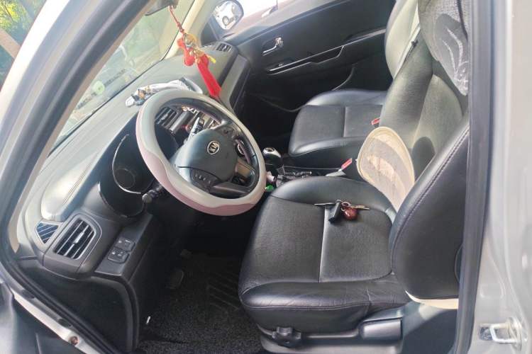 Used Kia K2 2011 Sedan 1.6L Automatic Transmission Premium Left Front Seat