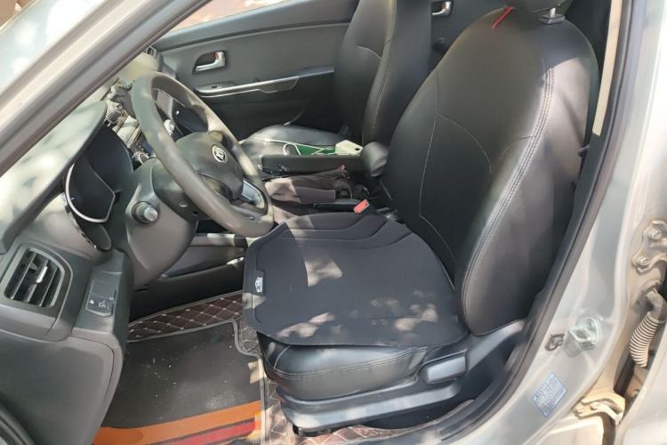 Used Kia K2 2011 Sedan 1.4L Automatic GLS Left Front Seat
