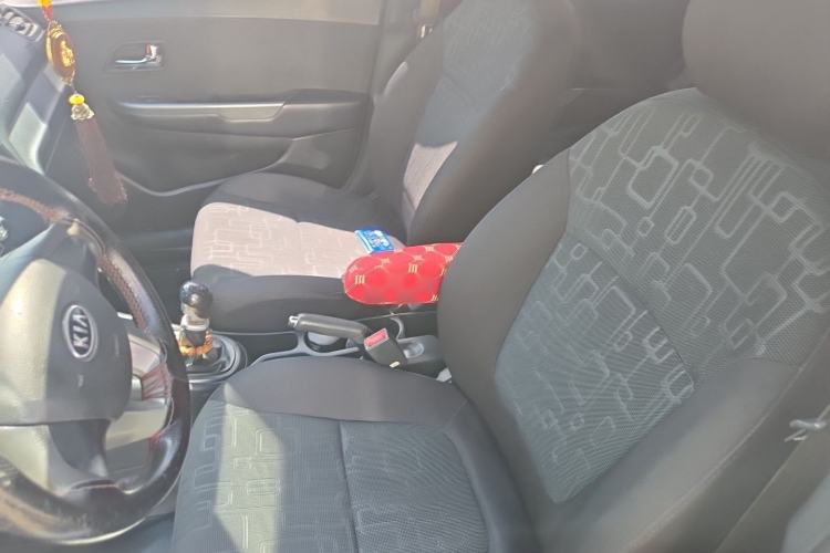 Used Kia K2 2011 Sedan 1.4L MT TOP Left Front Seat