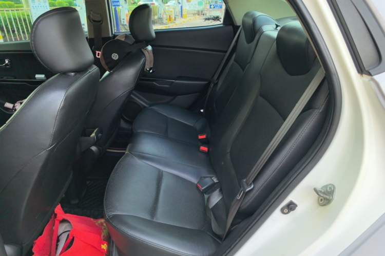 Used Kia K2 2011 Sedan 1.6L Automatic Transmission Premium Left Rear Seat
