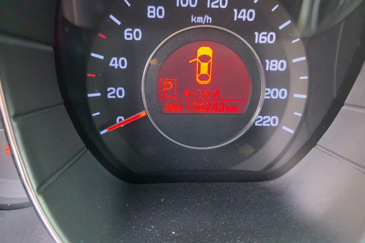 Used Kia K2 2011 Sedan 1.6L Automatic Transmission Premium Odometer Close Up