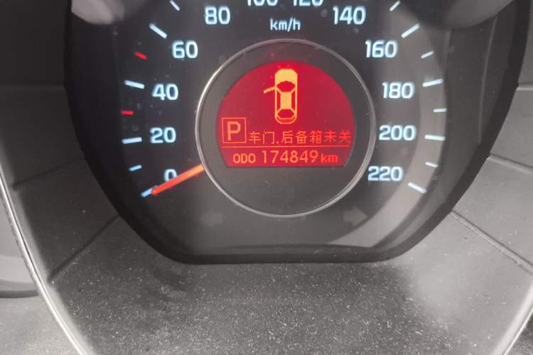 Used Kia K2 2011 Sedan 1.4L Automatic GLS Odometer Close Up