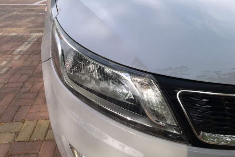Used Kia K2 2011 Sedan 1.6L Automatic Transmission Premium Right Front Headlight