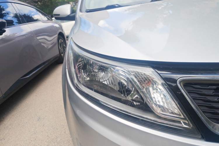 Used Kia K2 2011 Sedan 1.6L Automatic Transmission Premium Right Front Headlight