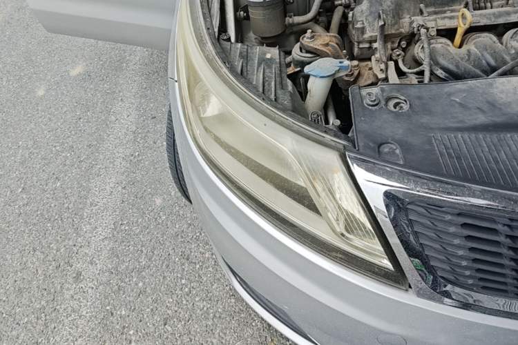 Used Kia K2 2011 Sedan 1.4L Automatic GLS Right Front Headlight