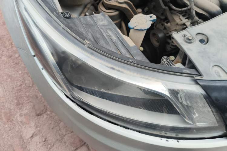 Used Kia K2 2011 Sedan 1.4L Automatic GLS Right Front Headlight