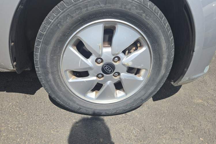 Used Kia K2 2011 Sedan 1.4L MT TOP Right Front Wheel Hub