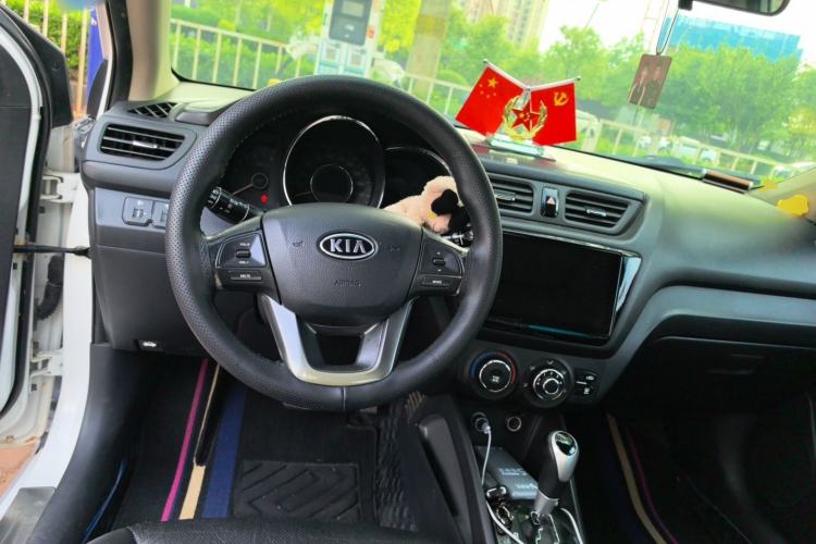 Used Kia K2 2011 Sedan 1.6L Automatic Transmission Premium Steering Wheel