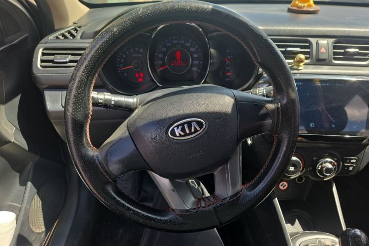 Used Kia K2 2011 Sedan 1.4L MT TOP Steering Wheel