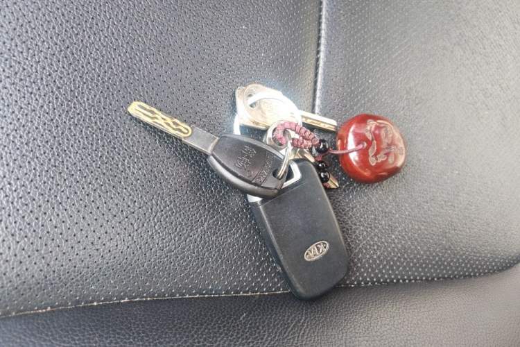 Used Kia K2 2011 Sedan 1.6L Automatic Transmission Premium Vehicle Key