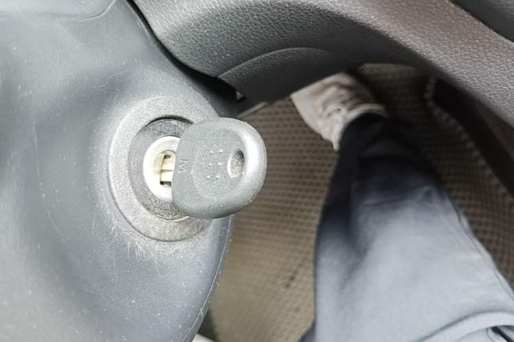 Used Kia K2 2011 Sedan 1.4L Automatic GLS Vehicle Key