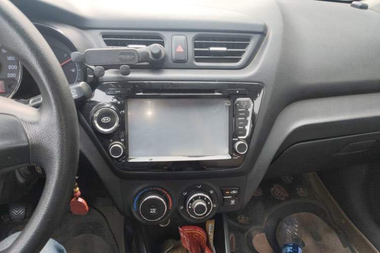 Used Kia K2 2011 Sedan 1.4L Manual Transmission GLS Audio And AC Panel