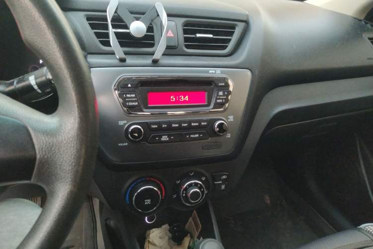 Used Kia K2 2011 Sedan 1.4L Automatic Top-Trim Audio And AC Panel