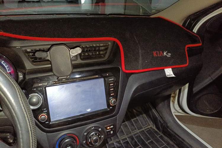 Used Kia K2 2011 Sedan 1.4L Manual Transmission GLS Audio And AC Panel