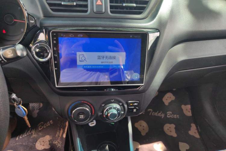 Used Kia K2 2011 Sedan 1.4L Manual Transmission GLS Audio And AC Panel