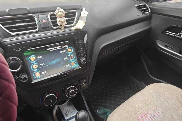 Used Kia K2 2011 Sedan 1.4L Automatic GLS Audio And AC Panel