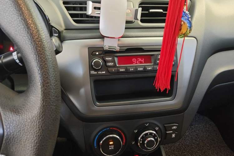 Used Kia K2 2011 Sedan 1.4L Automatic GLS Audio And AC Panel
