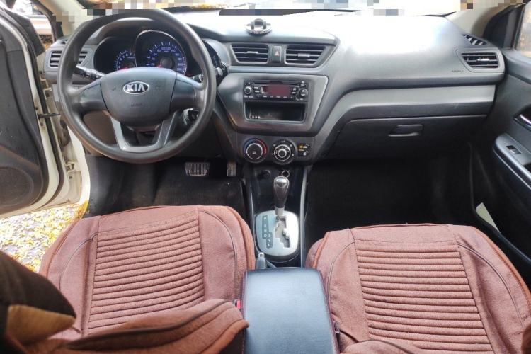 Used Kia K2 2011 Sedan 1.4L Automatic GLS Center Console
