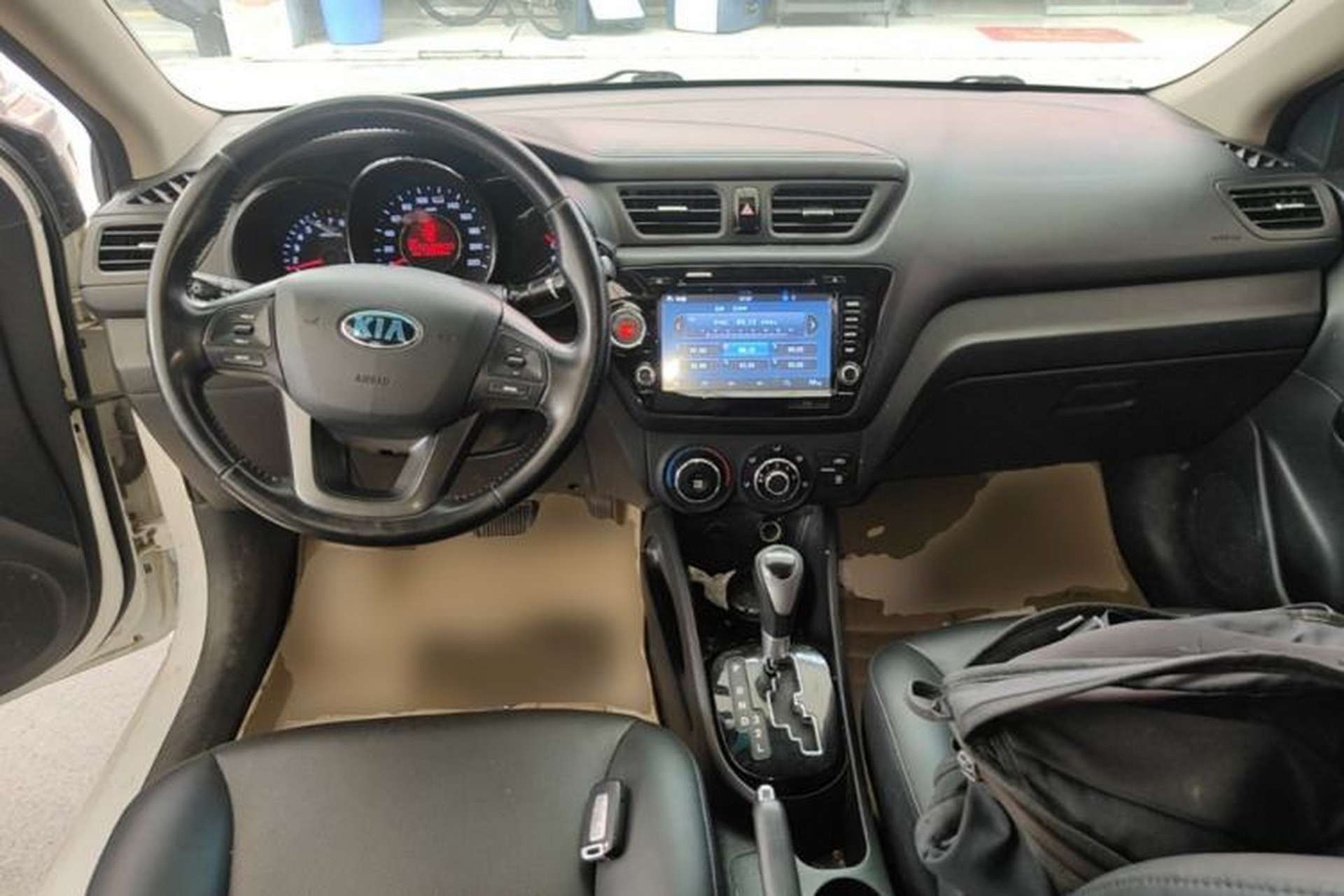 Used Kia K2 2011 Sedan 1.6L Automatic Transmission Premium Center Console