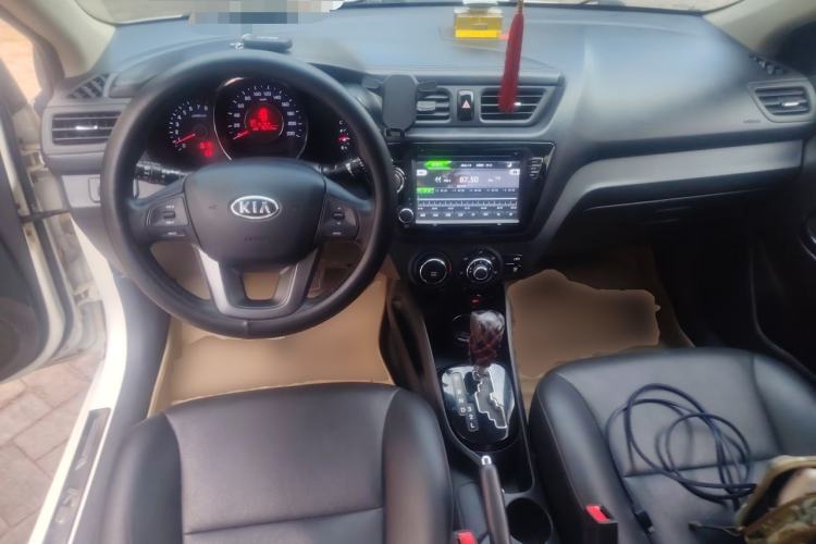 Used Kia K2 2011 Sedan 1.6L Automatic Transmission Premium Center Console
