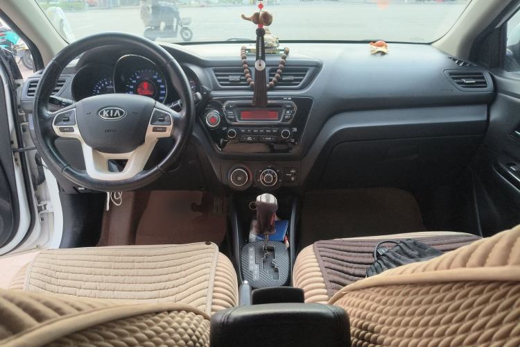 Used Kia K2 2011 Sedan 1.6L Automatic Transmission Premium Center Console