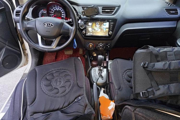 Used Kia K2 2011 Sedan 1.4L Automatic GLS Center Console