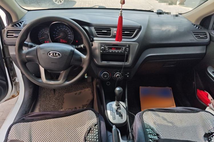Used Kia K2 2011 Sedan 1.4L Automatic GLS Center Console
