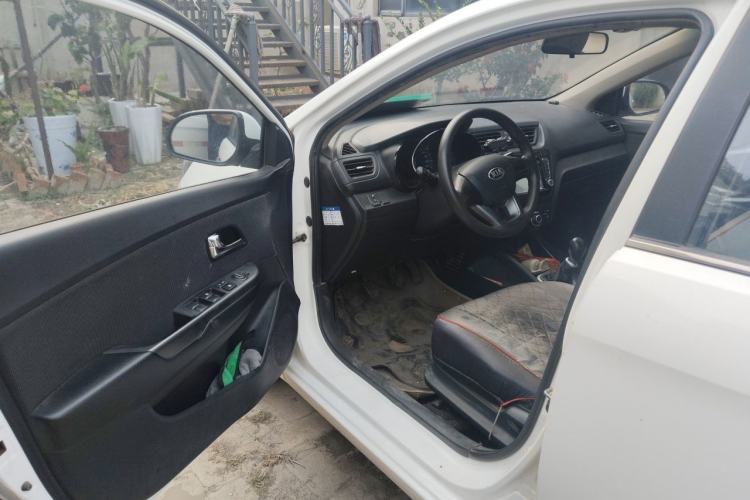 Used Kia K2 2011 Sedan 1.4L Manual Transmission GLS Driver Seat