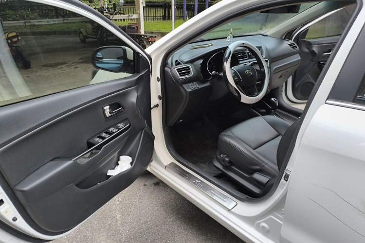 Used Kia K2 2011 Sedan 1.6L Automatic Transmission Premium Driver Seat