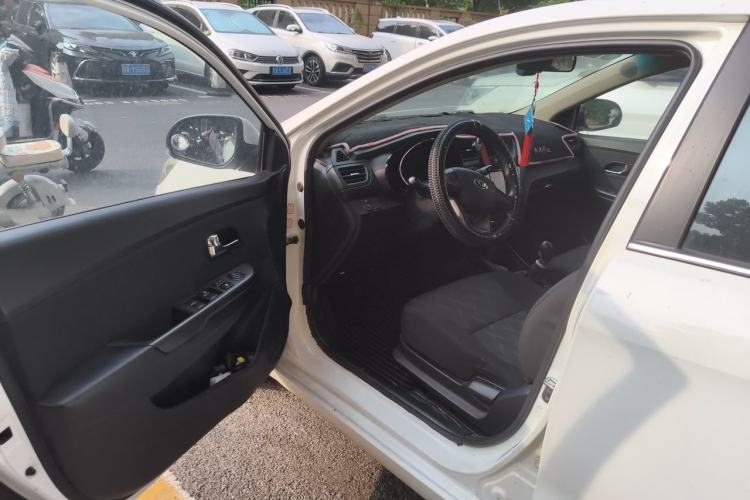 Used Kia K2 2011 Sedan 1.4L Manual Transmission GLS Driver Seat