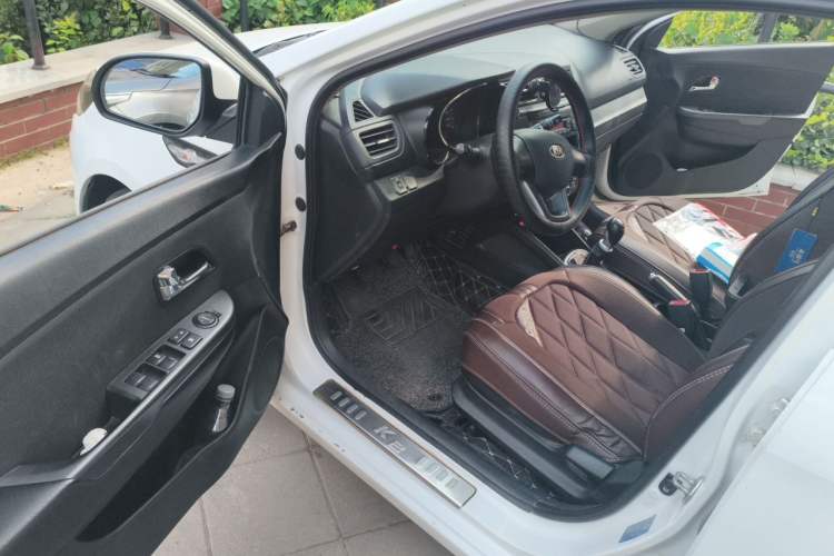 Used Kia K2 2011 Sedan 1.4L Manual Transmission GLS Driver Seat