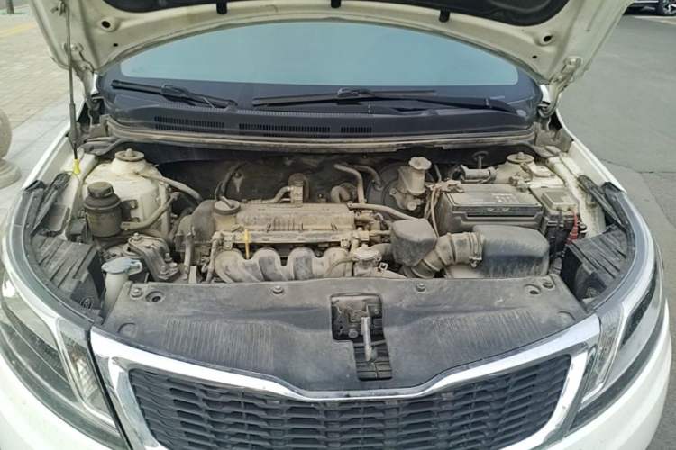 Used Kia K2 2011 Sedan 1.4L Manual Transmission GLS Engine Bay