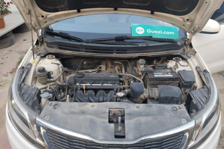 Used Kia K2 2011 Sedan 1.4L Manual Transmission GLS Engine Bay