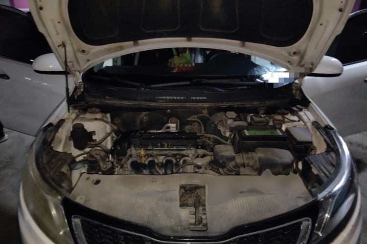Used Kia K2 2011 Sedan 1.4L Manual Transmission GLS Engine Bay
