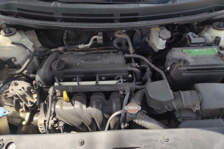 Used Kia K2 2011 Sedan 1.4L Manual Transmission GLS Engine Bay