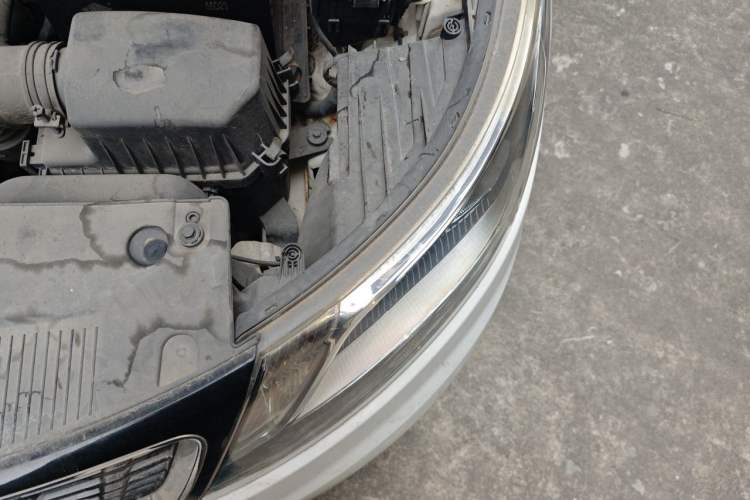 Used Kia K2 2011 Sedan 1.6L Automatic Transmission Premium Engine Bay Left