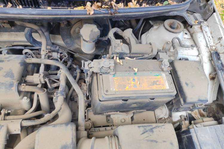 Used Kia K2 2011 Sedan 1.4L Automatic GLS Engine Bay Left