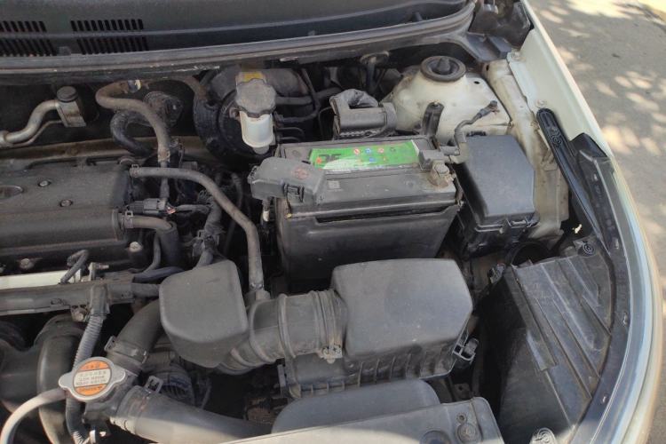Used Kia K2 2011 Sedan 1.4L Manual Transmission GLS Engine Bay Left