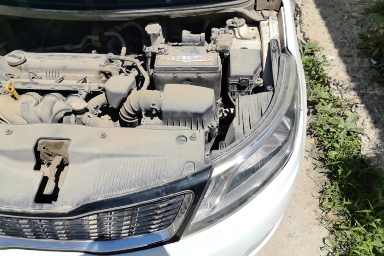 Used Kia K2 2011 Sedan 1.4L Manual Transmission GLS Engine Bay Left