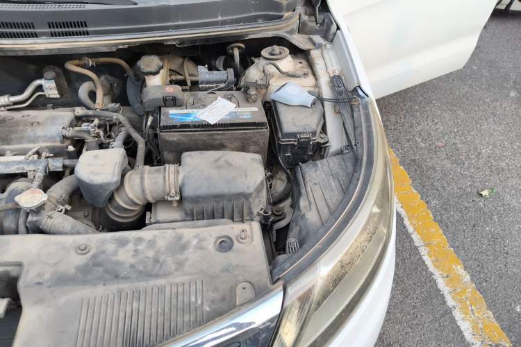 Used Kia K2 2011 Sedan 1.4L Manual Transmission GLS Engine Bay Left