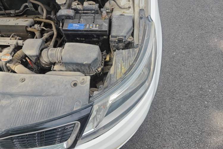 Used Kia K2 2011 Sedan 1.6L Automatic Transmission Premium Engine Bay Left