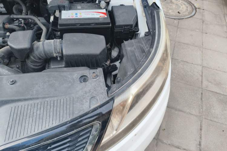 Used Kia K2 2011 Sedan 1.4L Manual Transmission GLS Engine Bay Left